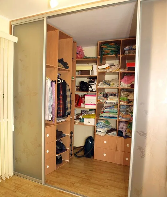 Маленькая гардеробная комната от 2 метров по уникальному проекту по самым выгодным ценам