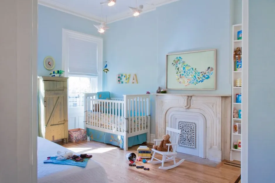 Голубая комната для новорожденного интерьер