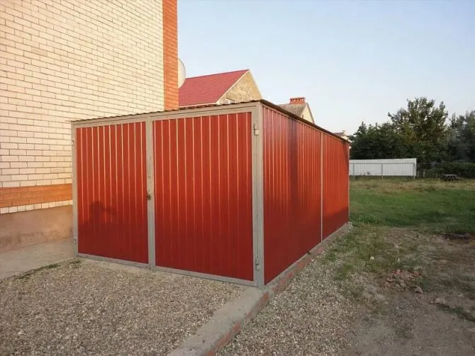 Металлический гараж с односкатной крышей