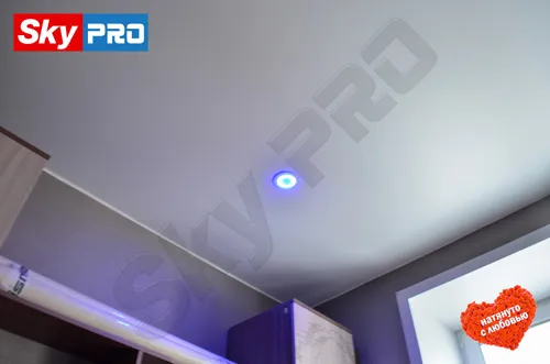 Как правильно расположить светильники на потолке
