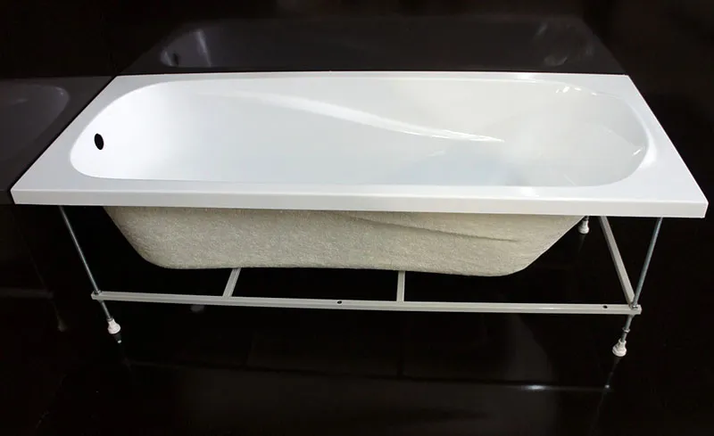 Для акриловых ванн предусмотрены специальные монтажные комплекты, предотвращающие деформацию чаши